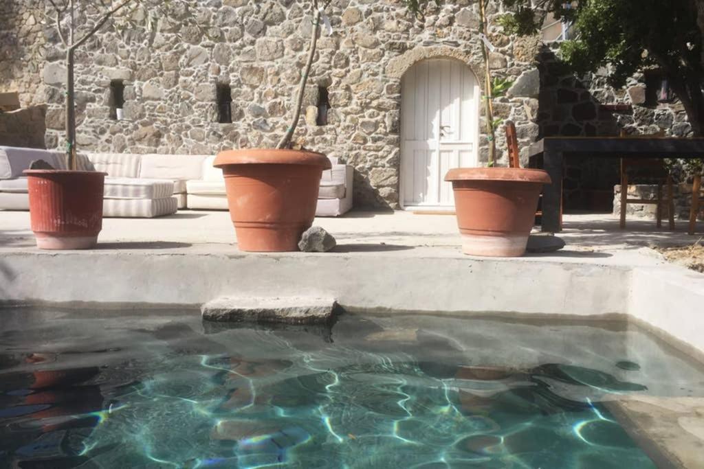 My Old Stone House In A 2 000 Sqm Private Garden With Fab Glamping Tent Mandrákion Exterior photo