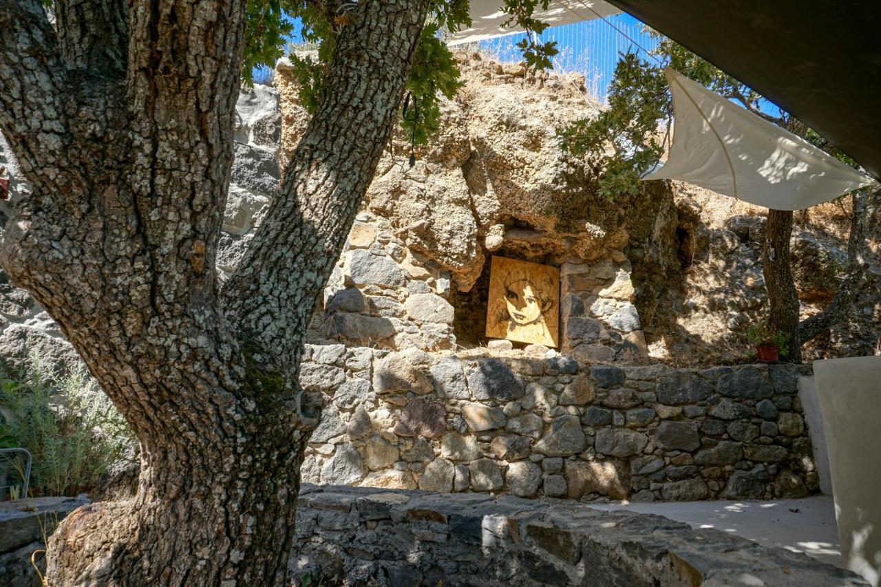 My Old Stone House In A 2 000 Sqm Private Garden With Fab Glamping Tent Mandrákion Exterior photo