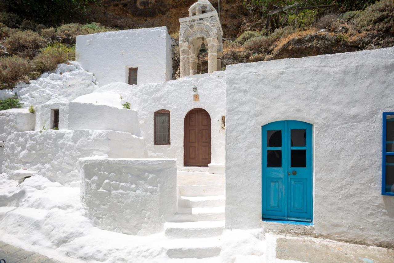 My Old Stone House In A 2 000 Sqm Private Garden With Fab Glamping Tent Mandrákion Exterior photo