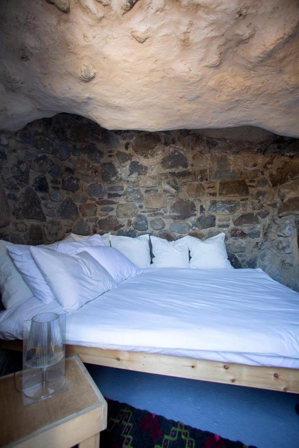 My Old Stone House In A 2 000 Sqm Private Garden With Fab Glamping Tent Mandrákion Exterior photo